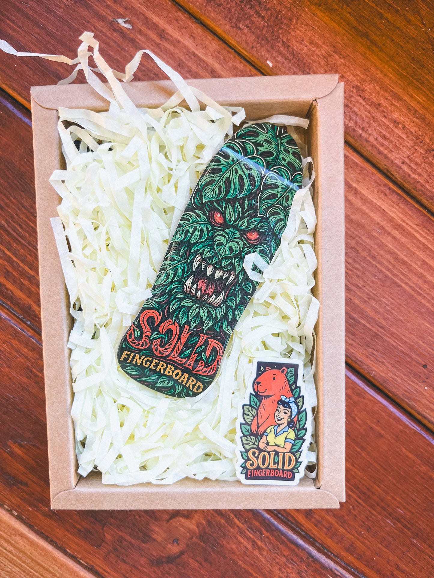 Solid Fingerboards Deck in Box Tree Monster Graphic 80's Shape / Fish Tail
